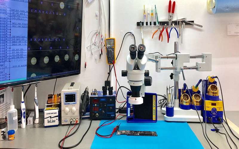 smartphone with a microsoldering